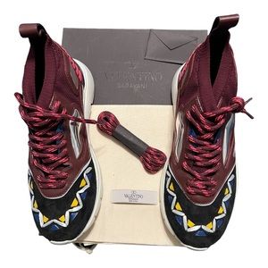 Valentino Garavani
Size: 8